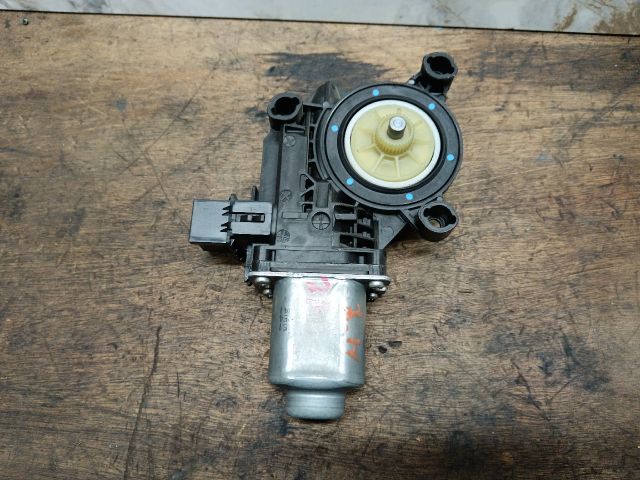 bontott SKODA FABIA II Jobb hátsó Ablakemelő Motor