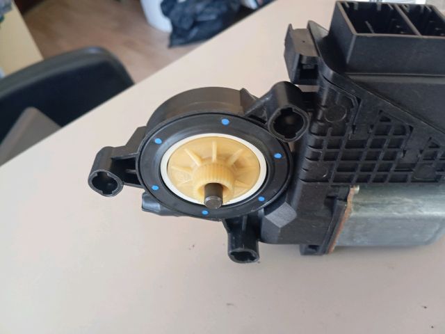 bontott SKODA FABIA II Jobb hátsó Ablakemelő Motor