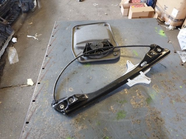 bontott SKODA FABIA II Jobb hátsó Ablakemelő Szerkezet (Elektromos)