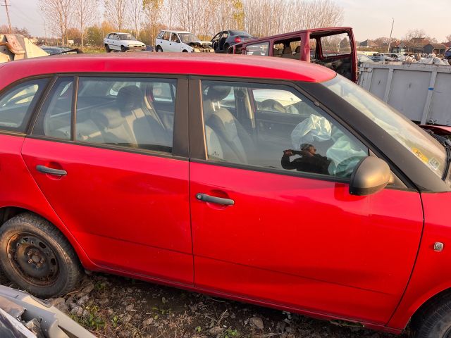 bontott SKODA FABIA II Jobb hátsó Ajtó Kárpit