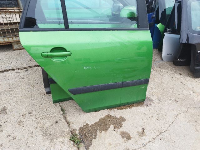 bontott SKODA FABIA II Jobb hátsó Ajtó (Részeivel)