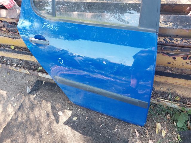 bontott SKODA FABIA II Jobb hátsó Ajtó (Részeivel)