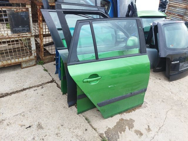 bontott SKODA FABIA II Jobb hátsó Ajtó (Részeivel)