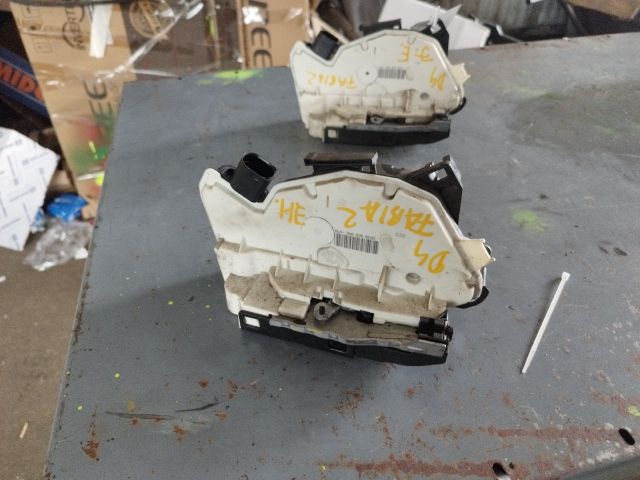 bontott SKODA FABIA II Jobb hátsó Ajtózár