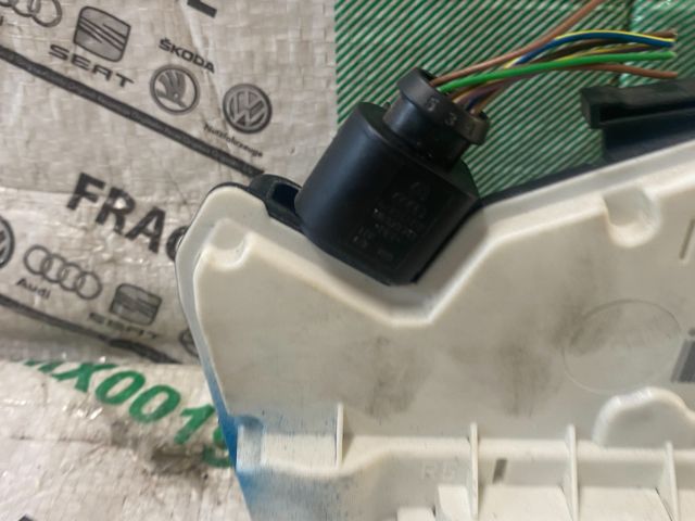 bontott SKODA FABIA II Jobb hátsó Ajtózár