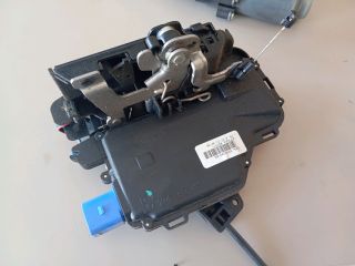 bontott SKODA FABIA II Jobb hátsó Ajtózár