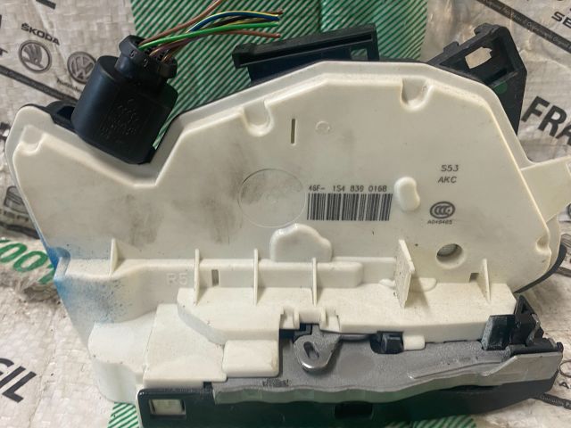 bontott SKODA FABIA II Jobb hátsó Ajtózár