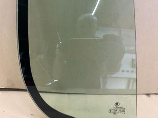 bontott SKODA FABIA II Jobb hátsó Fixüveg (Ajtóban)