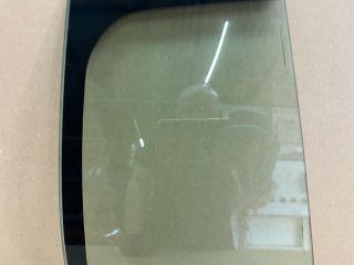 bontott SKODA FABIA II Jobb hátsó Fixüveg (Ajtóban)