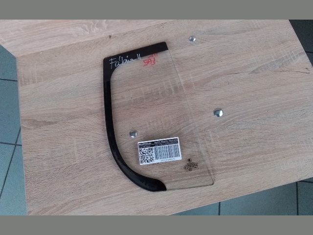 bontott SKODA FABIA II Jobb hátsó Fixüveg (Ajtóban)