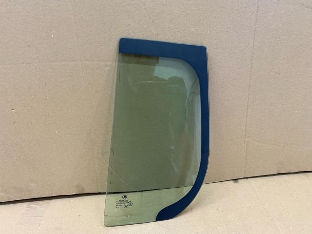 bontott SKODA FABIA II Jobb hátsó Fixüveg (Ajtóban)