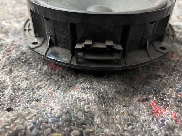 bontott SKODA FABIA II Jobb hátsó Hangszóró