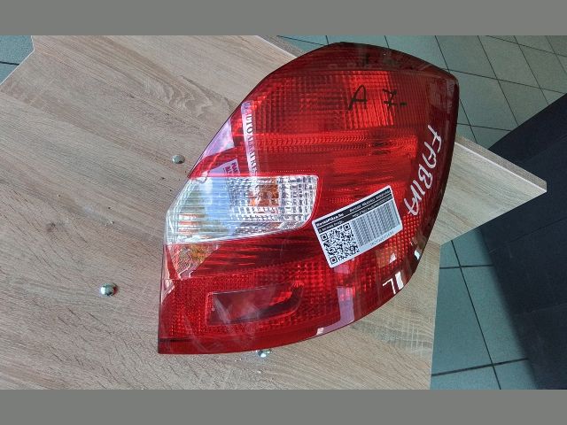 bontott SKODA FABIA II Jobb Hátsó Lámpa