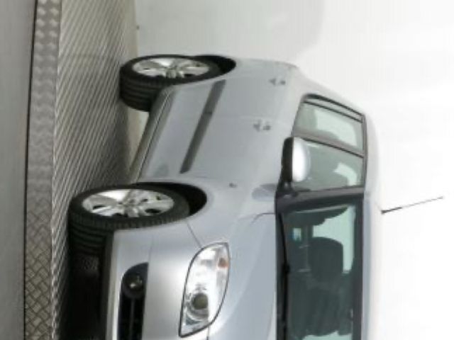 bontott SKODA FABIA II Jobb Ködlámpa Rács