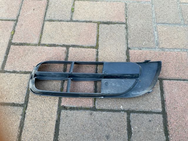 bontott SKODA FABIA II Jobb Ködlámpa Rács