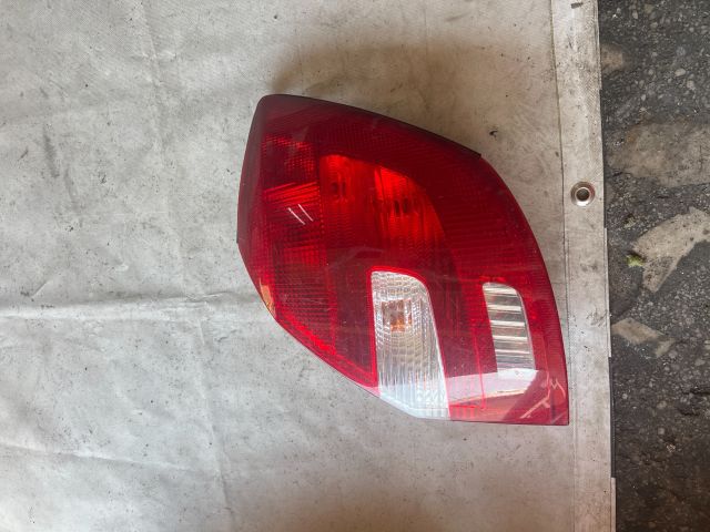 bontott SKODA FABIA II Jobb Külső Hátsó Lámpa