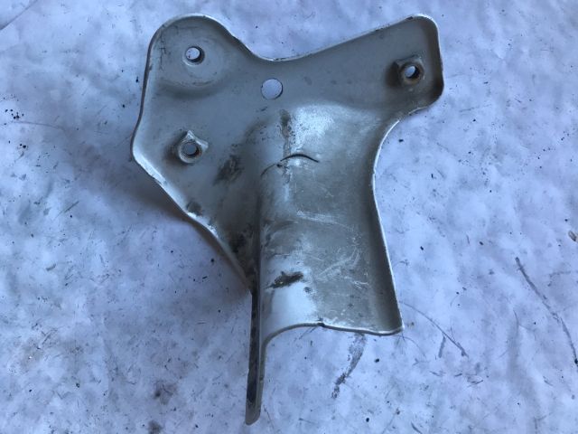 bontott SKODA FABIA II Jobb Sárvédő Oldaltartó