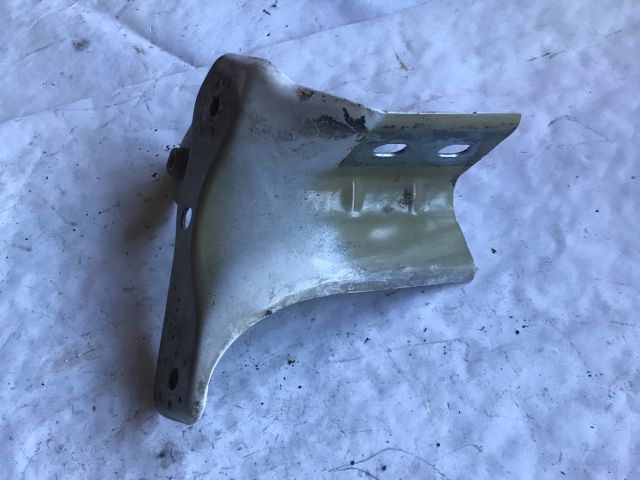 bontott SKODA FABIA II Jobb Sárvédő Oldaltartó