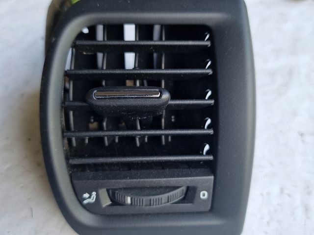 bontott SKODA FABIA II Jobb Szellőző