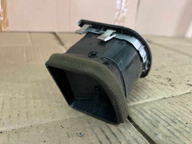 bontott SKODA FABIA II Jobb Szellőző