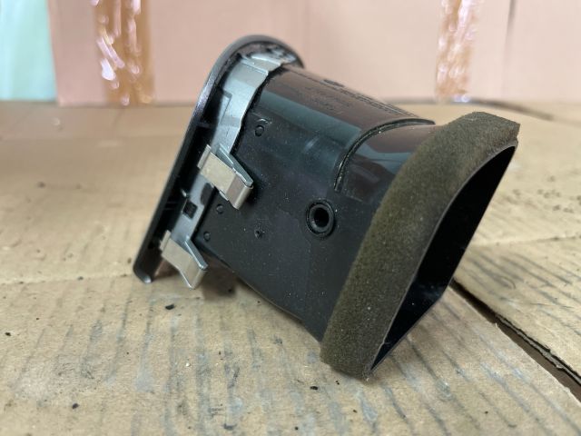 bontott SKODA FABIA II Jobb Szellőző