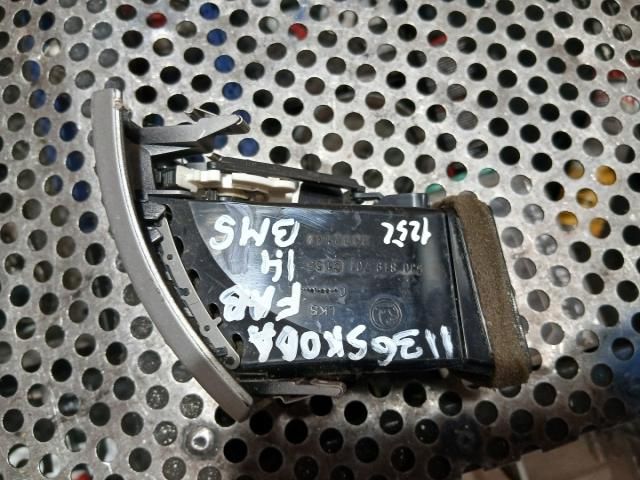 bontott SKODA FABIA II Jobb Szellőző