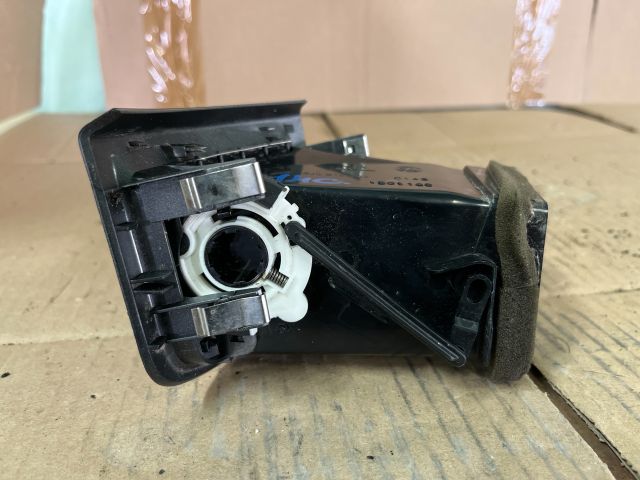 bontott SKODA FABIA II Jobb Szellőző