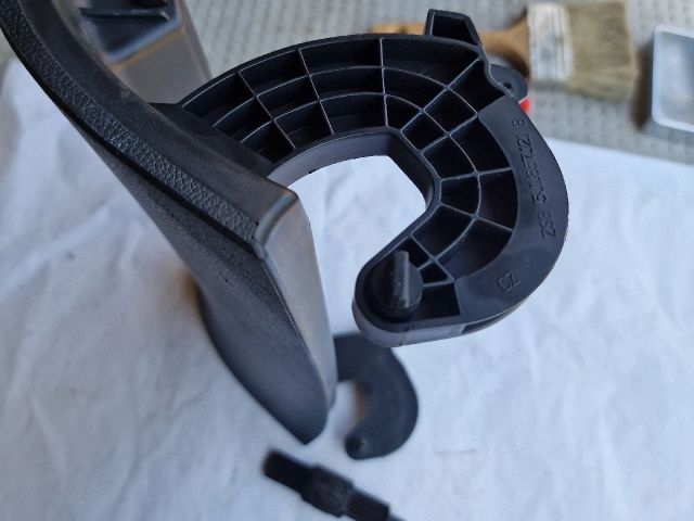 bontott SKODA FABIA II Kesztyűtartó Ajtó