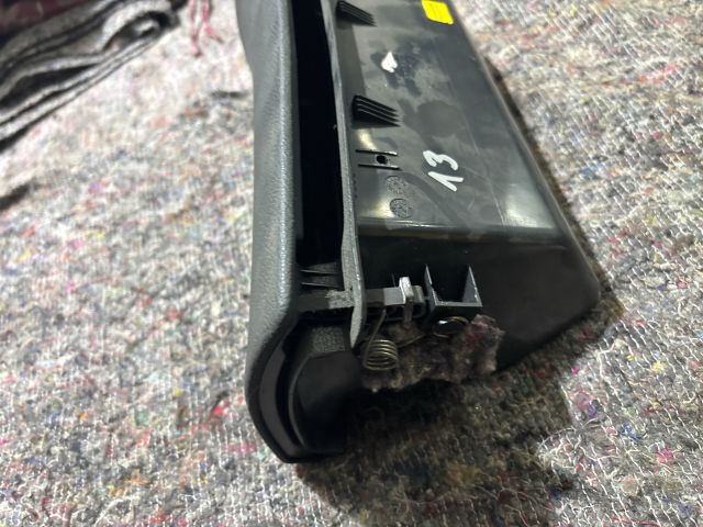 bontott SKODA FABIA II Kesztyűtartó