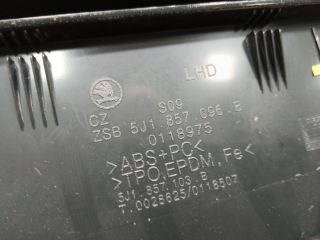 bontott SKODA FABIA II Kesztyűtartó