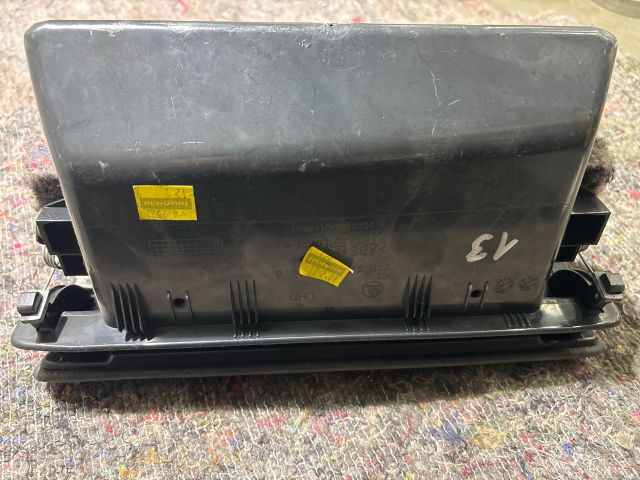 bontott SKODA FABIA II Kesztyűtartó