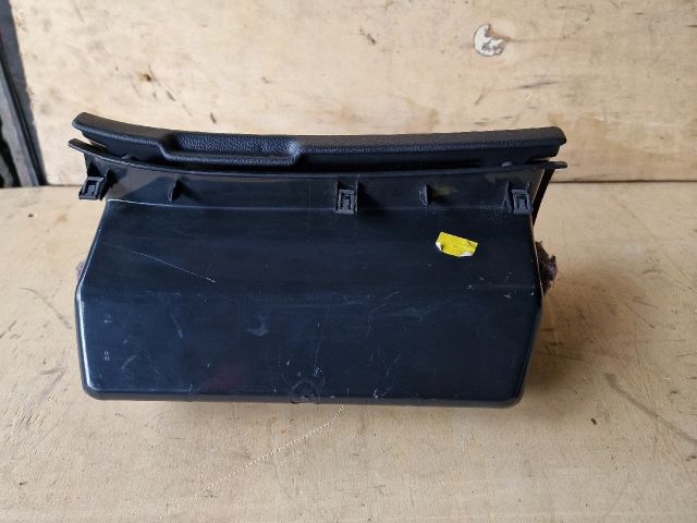 bontott SKODA FABIA II Kesztyűtartó