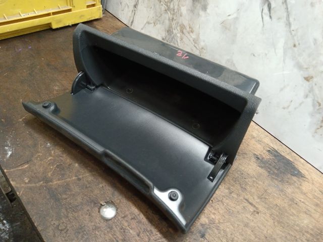 bontott SKODA FABIA II Kesztyűtartó