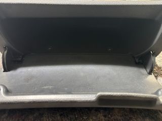 bontott SKODA FABIA II Kesztyűtartó