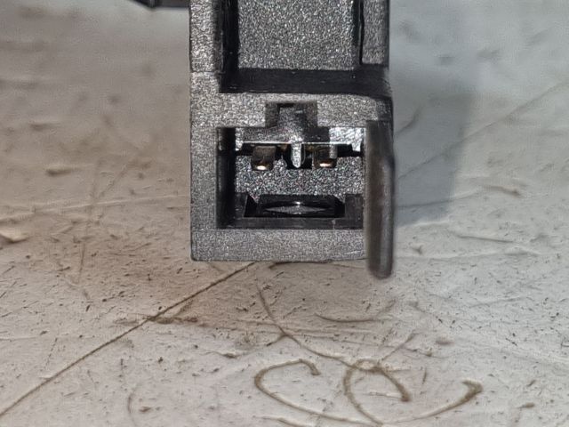 bontott SKODA FABIA II Kézifék Kapcsoló