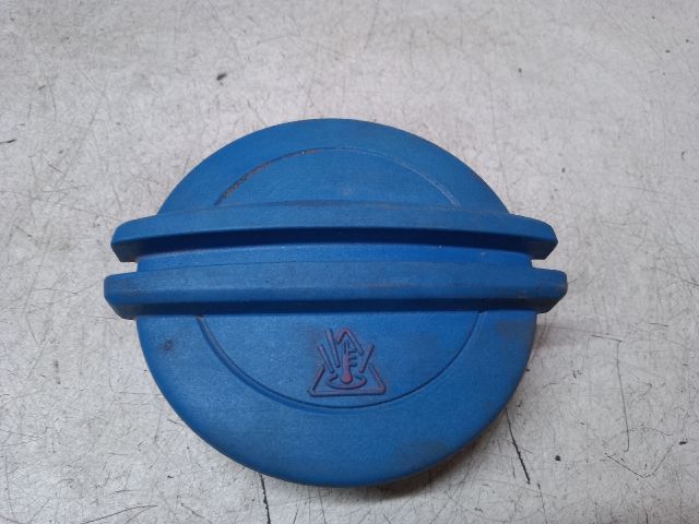 bontott SKODA FABIA II Kiegyenlítőtartály Sapka