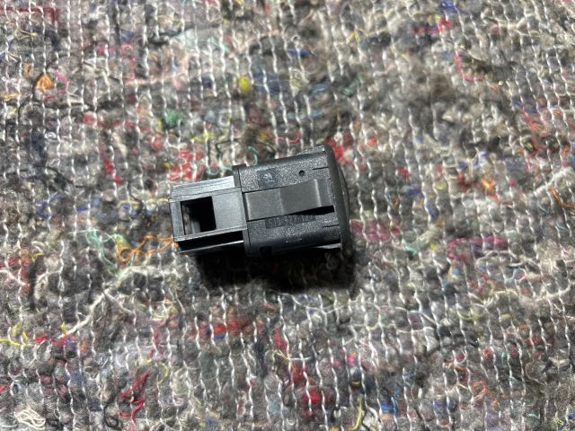 bontott SKODA FABIA II Kipörgésgátló Kapcsoló