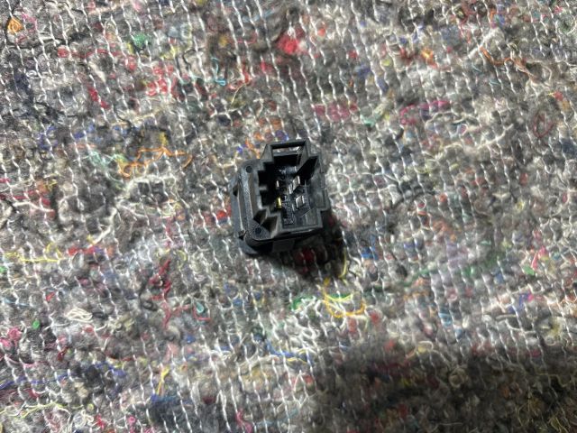 bontott SKODA FABIA II Kipörgésgátló Kapcsoló