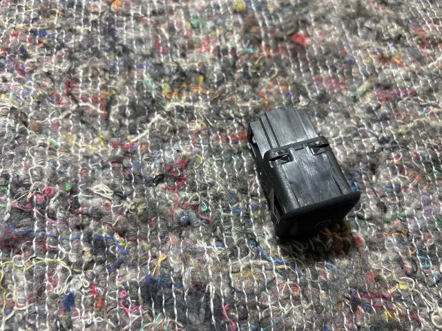 bontott SKODA FABIA II Kipörgésgátló Kapcsoló