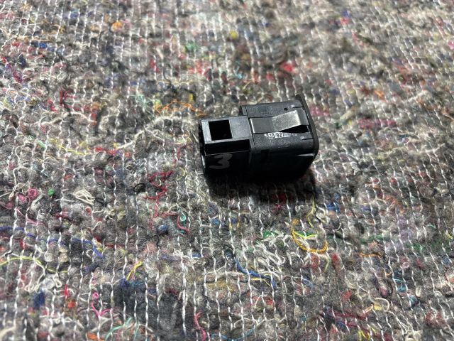 bontott SKODA FABIA II Kipörgésgátló Kapcsoló