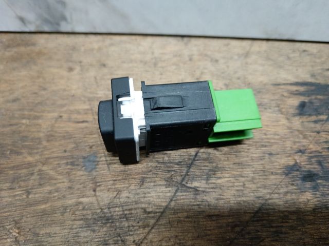 bontott SKODA FABIA II Kipörgésgátló Kapcsoló