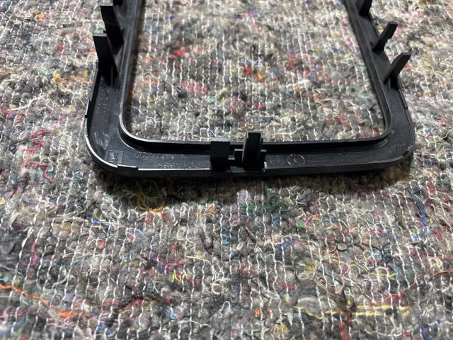 bontott SKODA FABIA II Középkonzol Keret