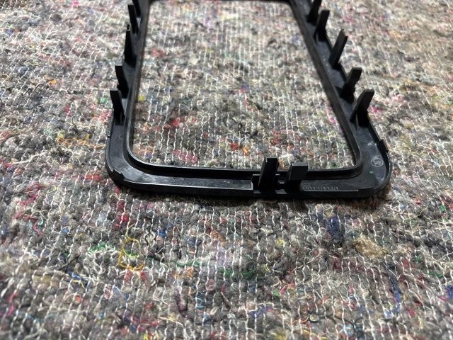 bontott SKODA FABIA II Középkonzol Keret