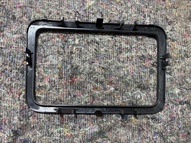 bontott SKODA FABIA II Középkonzol Keret