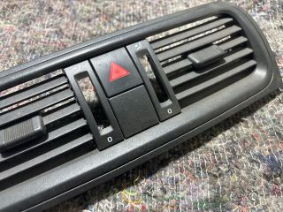 bontott SKODA FABIA II Középső Szellőző Keret