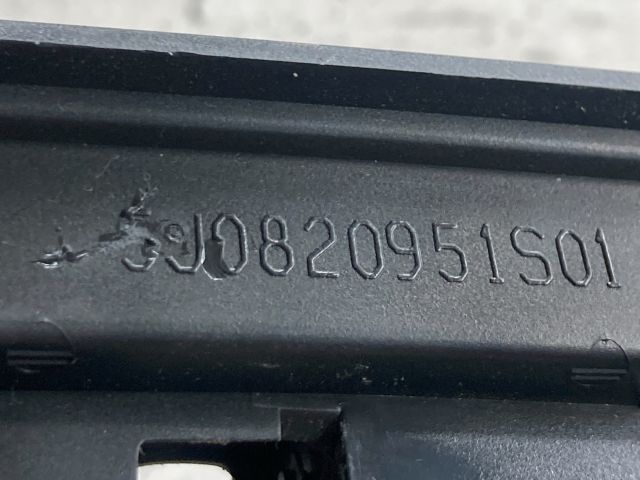 bontott SKODA FABIA II Középső Szellőző Keret