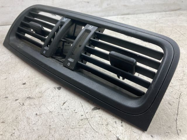 bontott SKODA FABIA II Középső Szellőző Keret