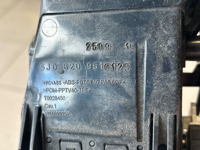 bontott SKODA FABIA II Középső Szellőző