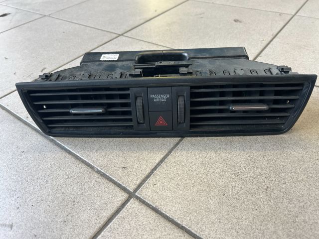 bontott SKODA FABIA II Középső Szellőző