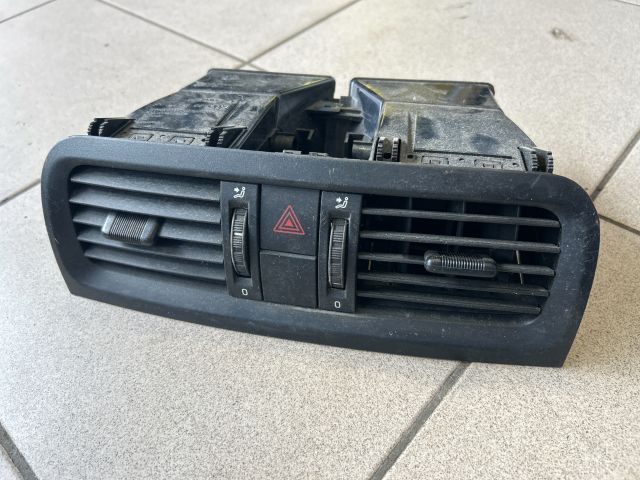 bontott SKODA FABIA II Középső Szellőző